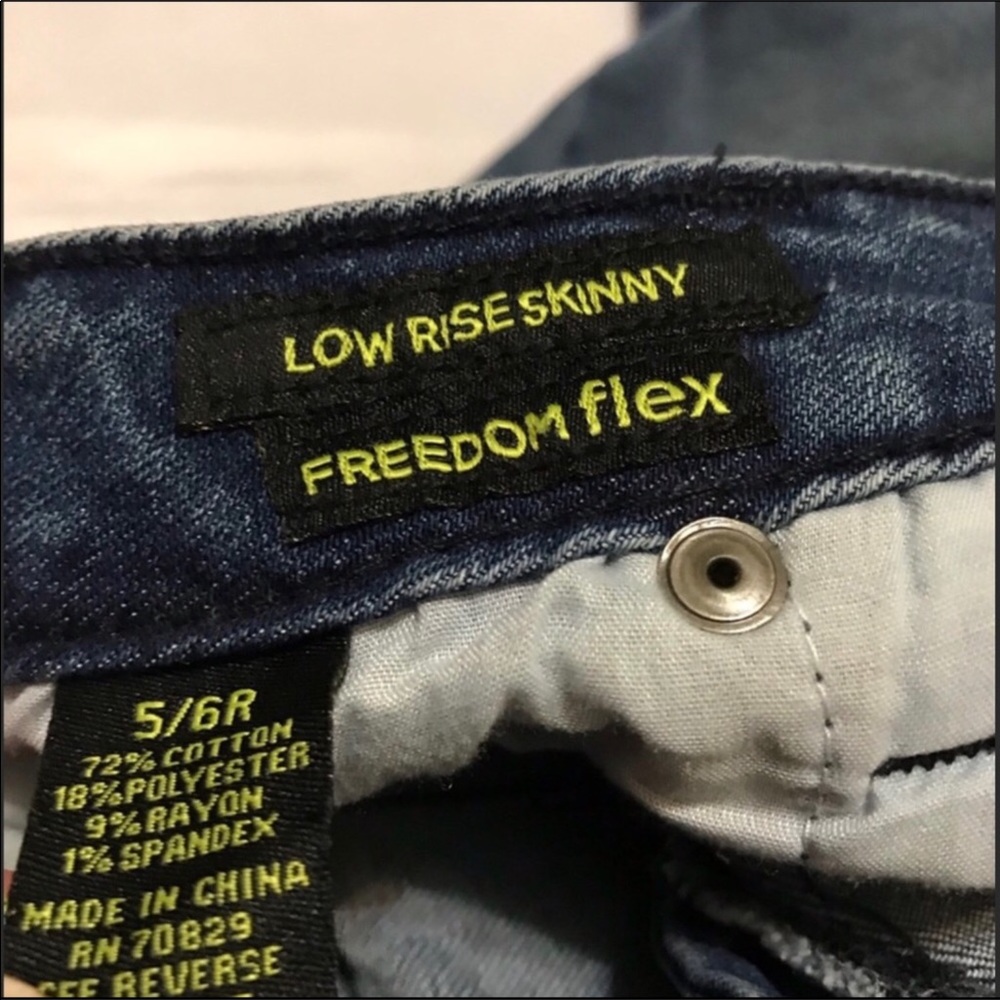 Rue 21 Low-Rise Skinny  Freedom Flex Blue Jeans NWT - Picture 5 of 8